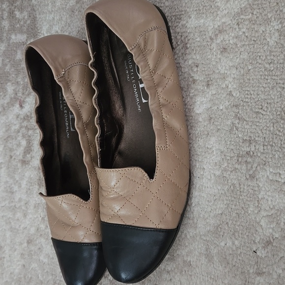 AGL Tan and Black Leather Flats - Picture 10 of 10
